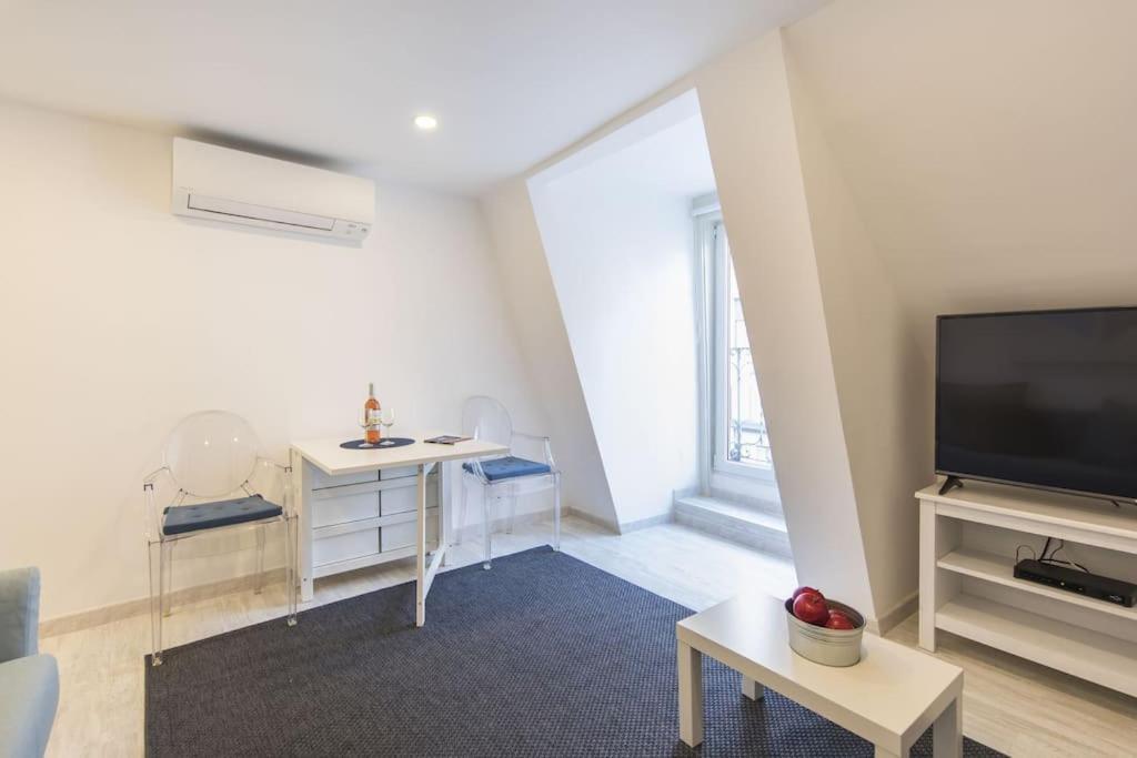 Appartamento Duplex In Principe Real Lisbona Esterno foto